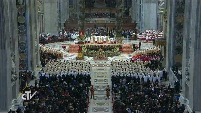 Papa preside missa na solenidade da Epifania do Senhor, no Vaticano