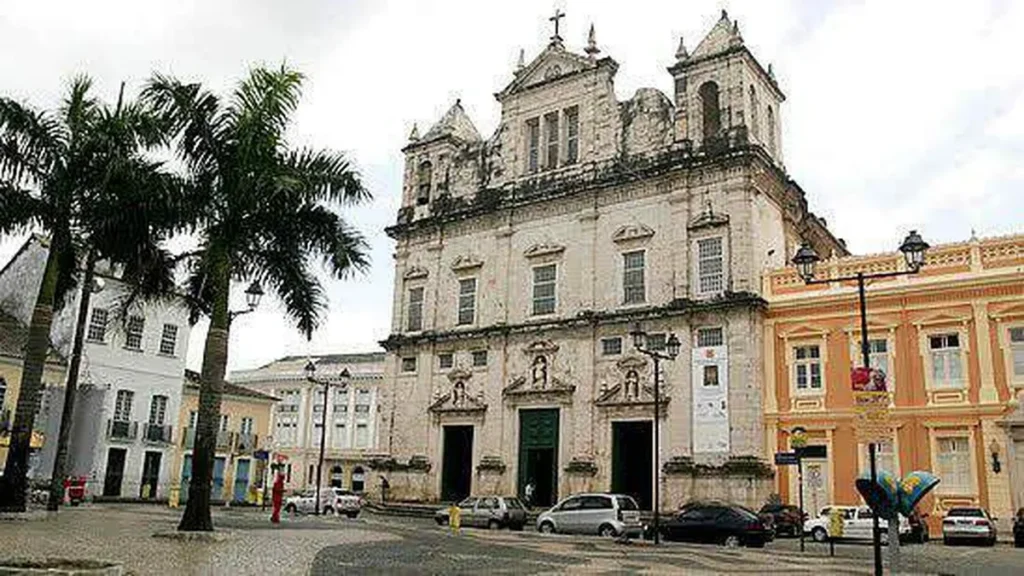 Imagem catedral de salvador ba 001 do artigo História da Igreja na América Latina: Ciclos Evangelizadores Luso-Brasileiros