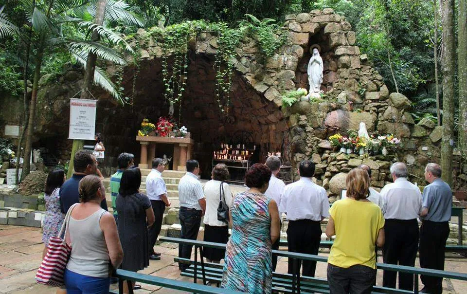 gruta_de_nossa_senhora_de_lourdes_1