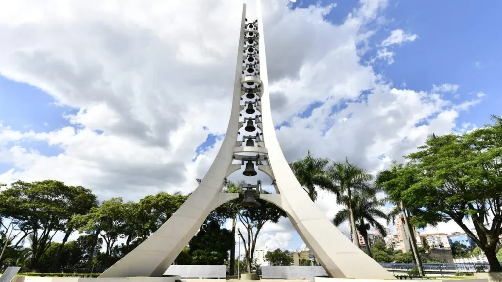 Imagem Campanario do Santuario do artigo Venha conhecer o Campanário na Casa da Mãe Aparecida