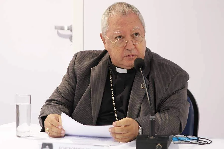 Dom Roberto Ferreria Paz concede entrevista durante 55ª Assembleia Geral da CNBB - Foto: Ivan Simas