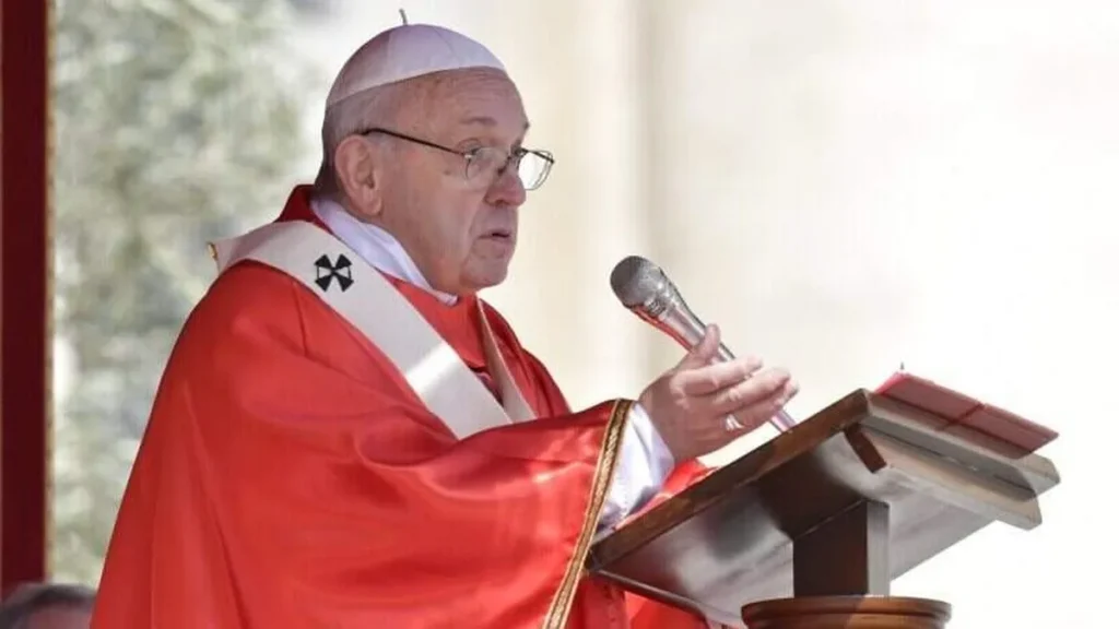 Imagem Domingo de Ramos Vaticano do artigo Papa Francisco: "Um jovem alegre é difícil de manipular!"
