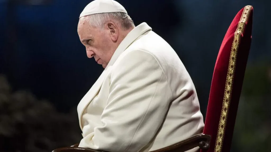 Imagem papa francisco sala paulo xvi do artigo Papa Francisco pede orações por uma economia de inclusão