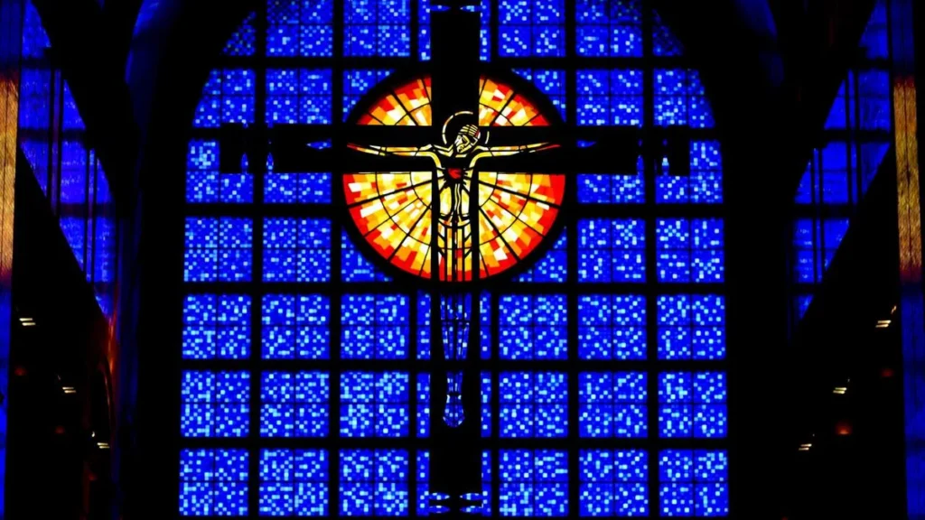 Imagem Cruz do nada do artigo Cruz do Nada: Presença de Cristo Ressuscitado no Santuário