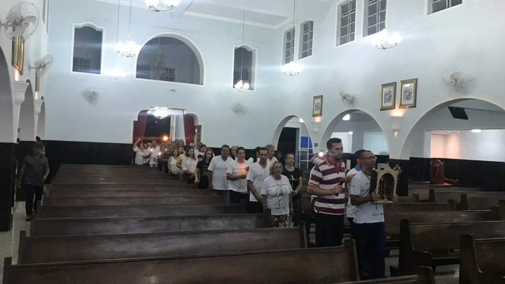 Imagem Peregrina de Nossa Senhora Aparecida chega a Brumadinho pelo grupo do Terço dos Homens