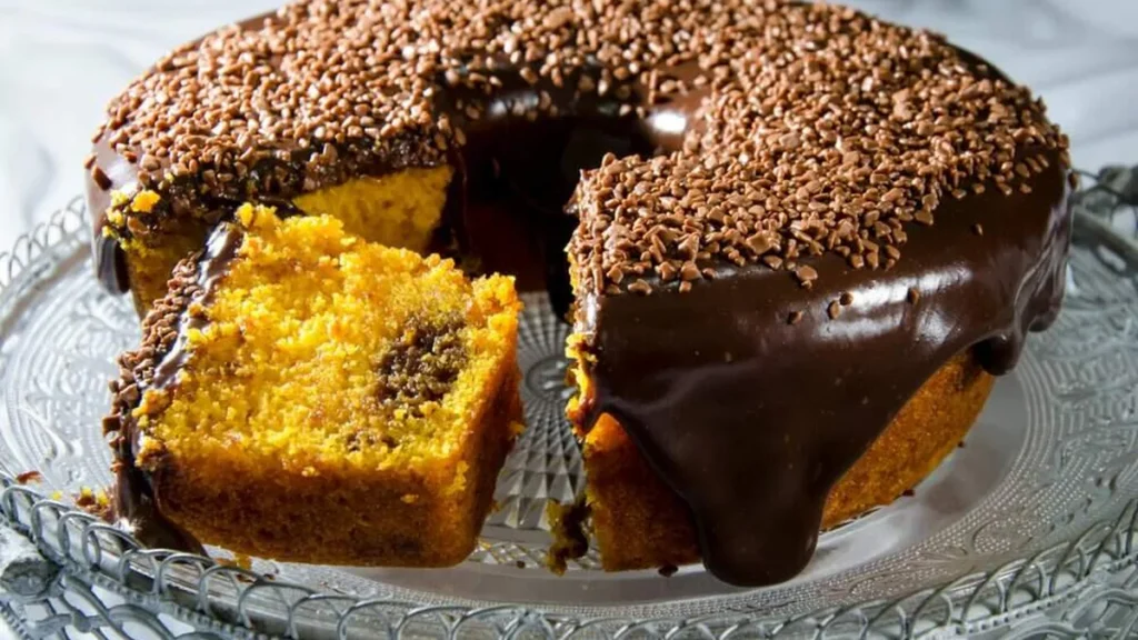 Imagem bolo de cenoura do artigo Aprenda o tradicional bolo de cenoura
