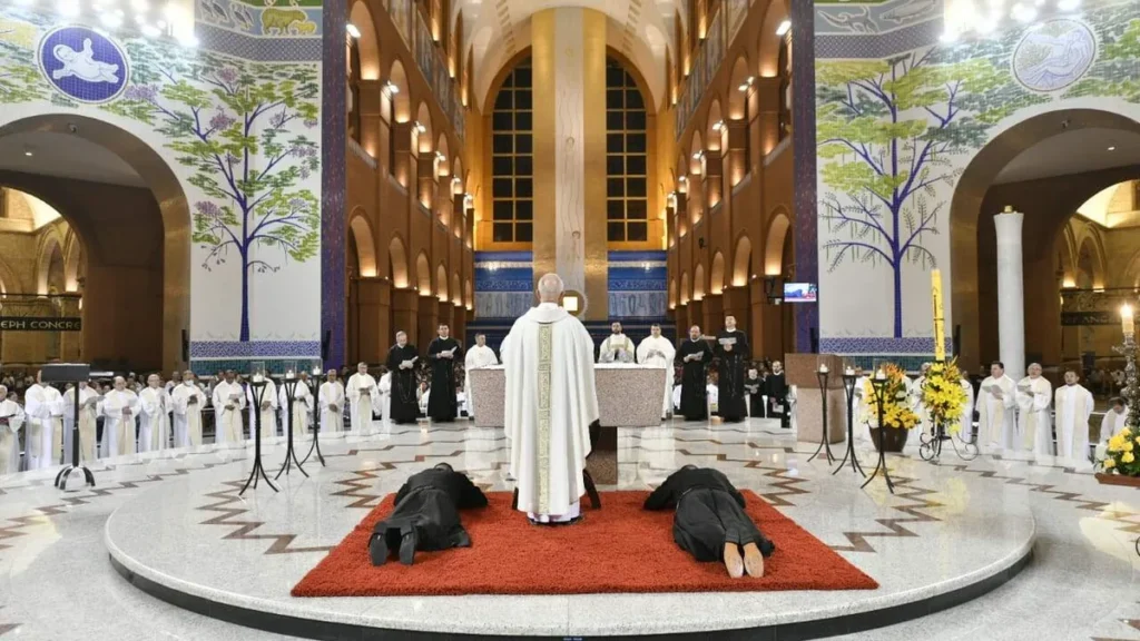 Cerimônia da Profissão Perpétua dos Irmãos Redentoristas aconteceu no Altar Central do Santuário Nacional