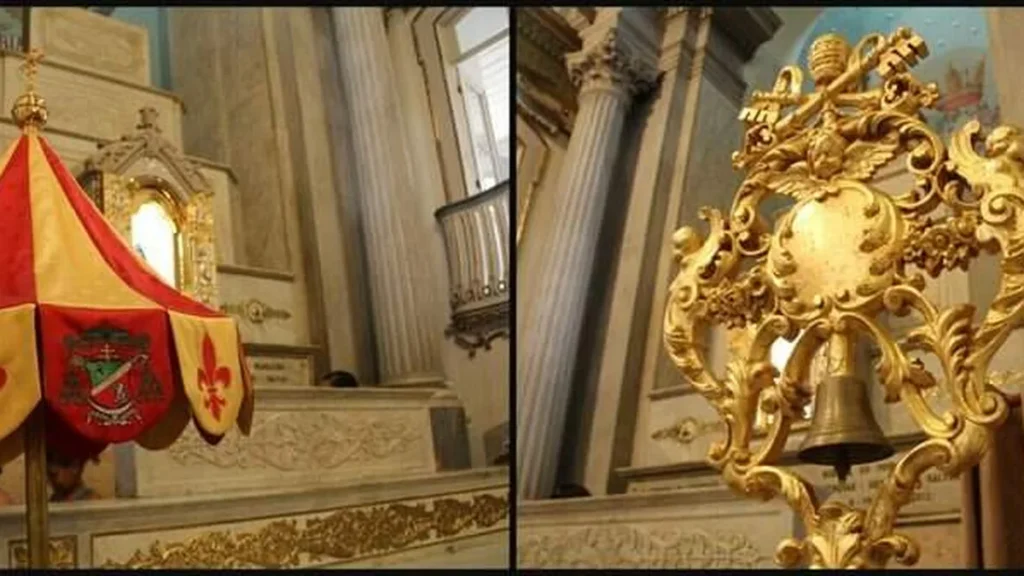 Imagem Simbolos papais na basilica da Mae Aparecida. do artigo Símbolos do Papa nas Basílicas da Mãe Aparecida