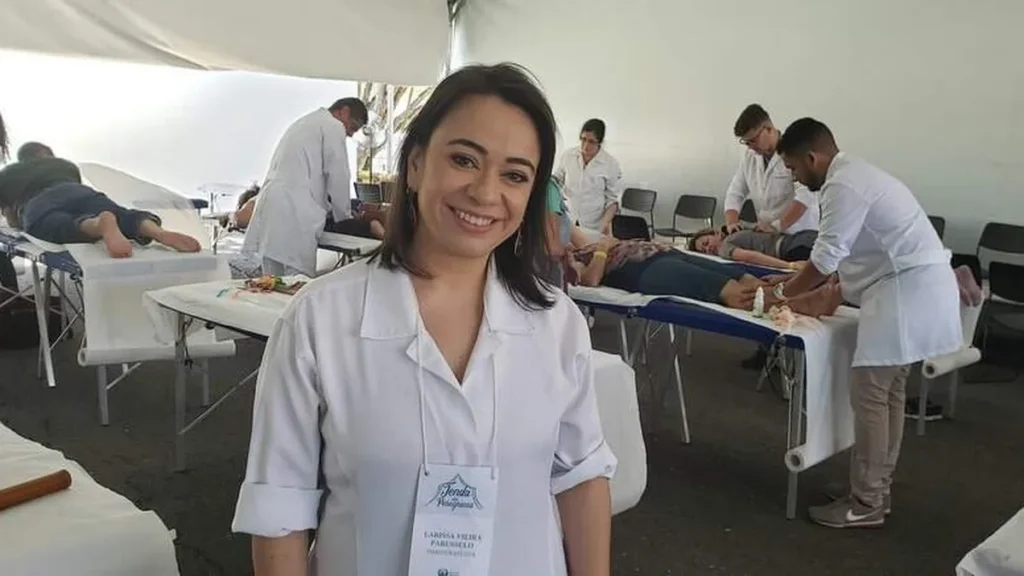 Imagem voluntaria na Tenda dos Peregrinos do artigo Fisioterapeuta se emociona ao falar do seu trabalho na Tenda dos Peregrinos