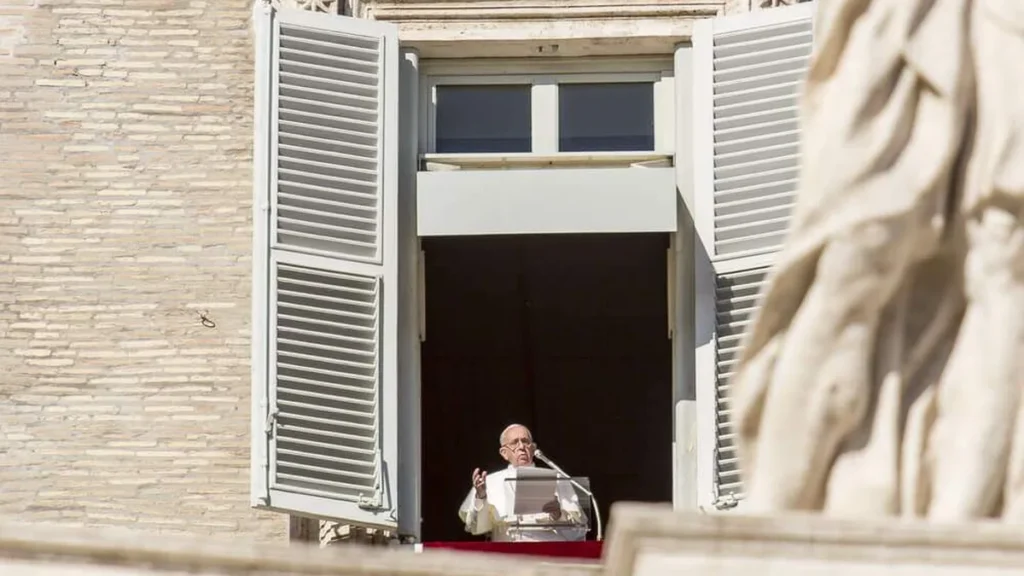Imagem Papa Francisco na janela do Vaticano do artigo A mensagem do Papa para este Natal