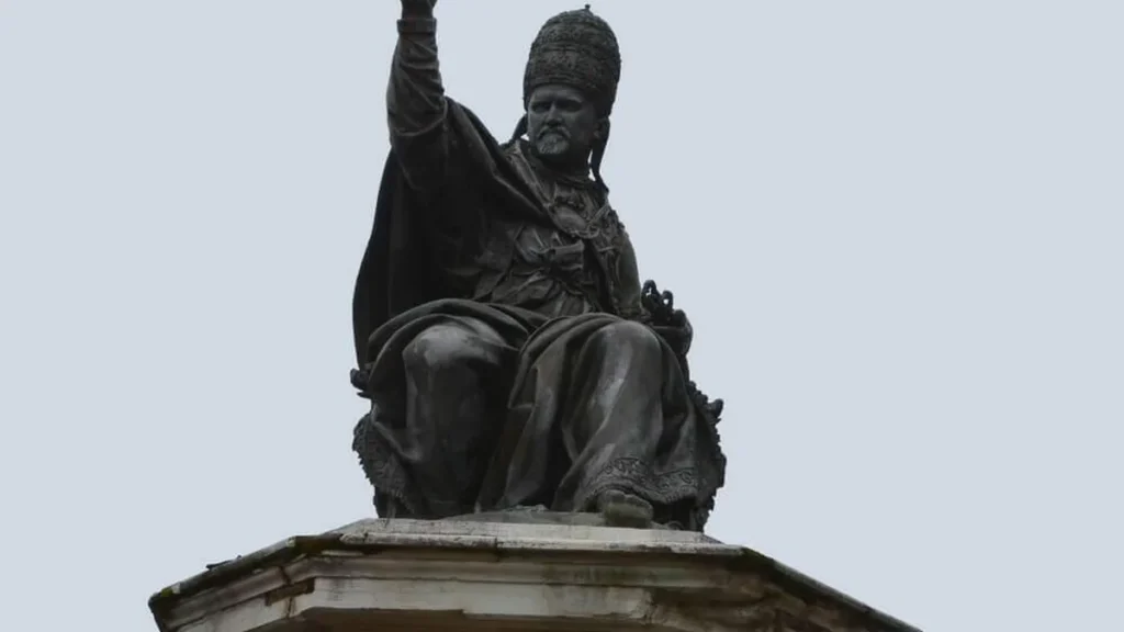 Imagem papa paulo v tiara papal do artigo Papa Paulo VI e a Tiara Papal
