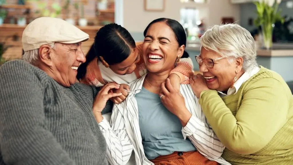 Imagem familia sorrindo do artigo O que a 'Amoris laetitia' nos ensina sobre a família?