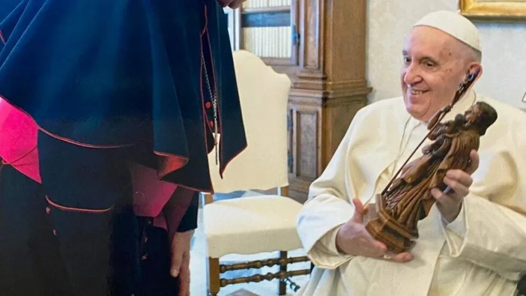 Imagem papa francisco sao jose do artigo A devoção do Papa Francisco a São José