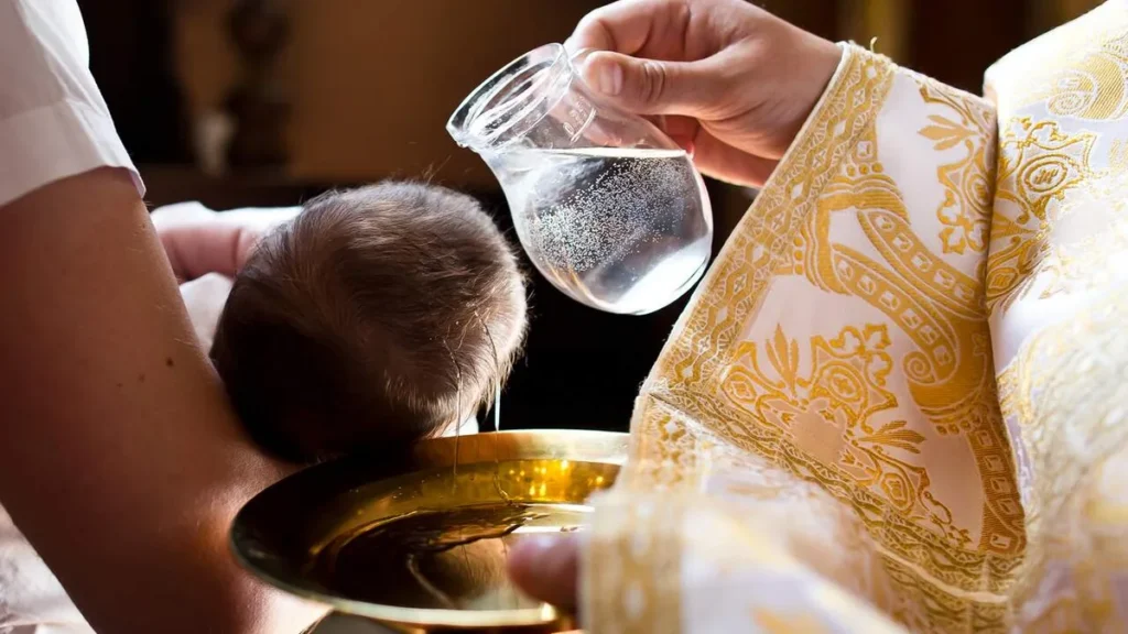 Imagem batismo batizado do artigo Número de católicos cresceu 15,4 milhões segundo estatística da Igreja