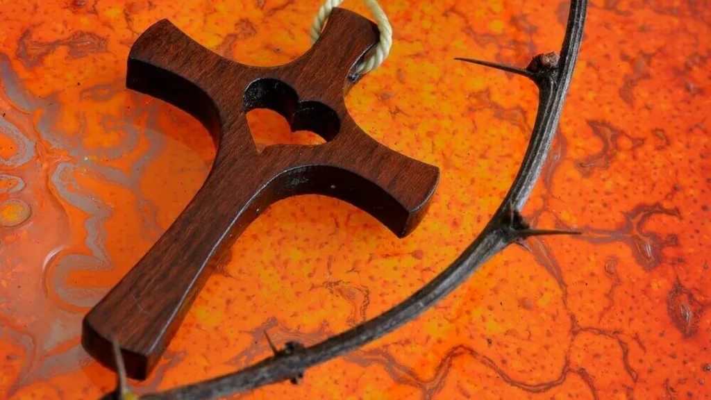 Imagem Cruz e coroa de espinhos semana santa sexta feira santa paixao de Cristo do artigo A espiritualidade da Semana Santa
