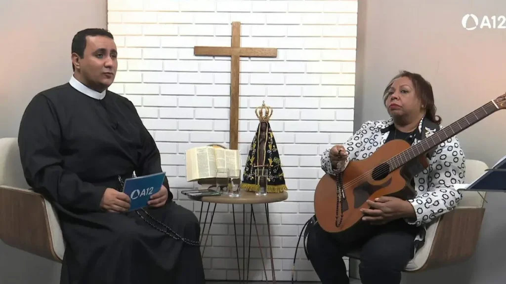 Imagem Terco A12 Padre Queimado e Regina do artigo Toda segunda-feira você reza o Santo Terço com o A12