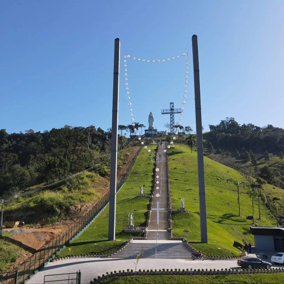 Santuário de Lourdes e Louvor