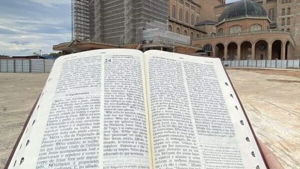 Imagem Revista de Aparecida set 22 SA 01 do artigo Grandes obras, empenho e generosidade