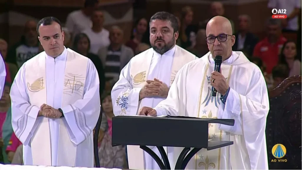 Imagem Missa 03 10 Santuario do artigo Padre Mauro fala da Igreja Sinodal como anúncio do Reino de Deus