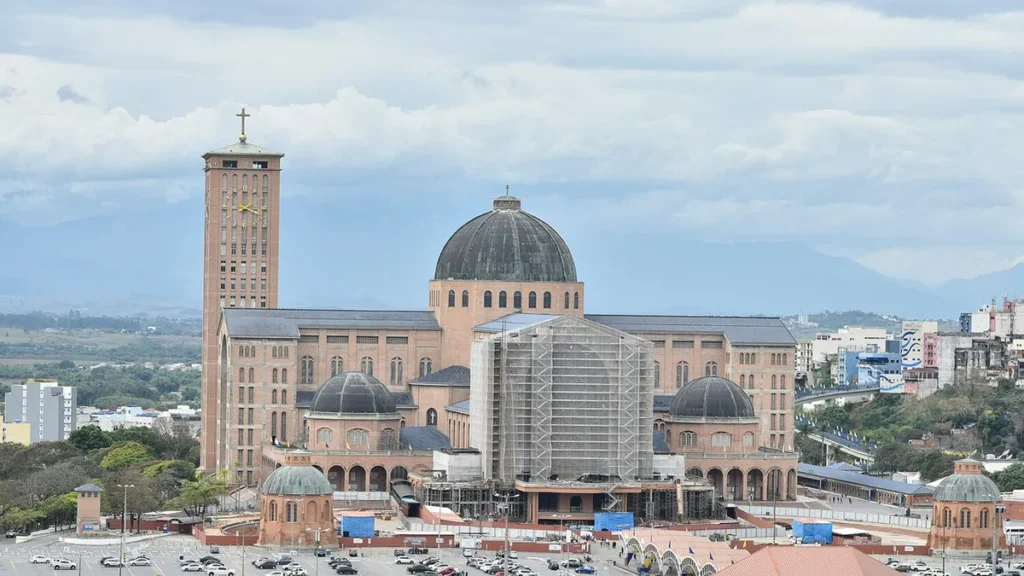 Imagem Santuario em Acao nov22 03 do artigo Fachada Sul: uma grande obra em duas fases