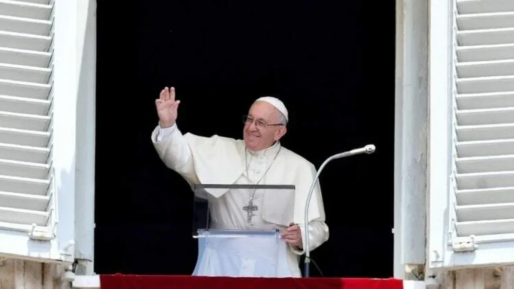 Imagem Papa Francisco durante o Angelus do artigo Papa Francisco convida fiéis a olharem para Belém neste Natal