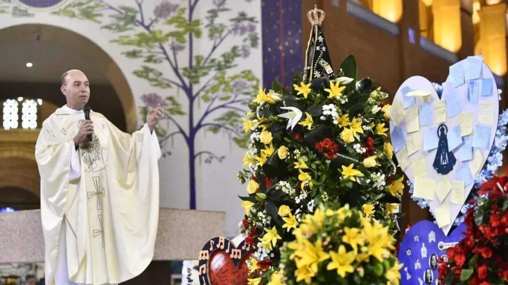 Imagem Missa de envio dos colaboradores do artigo Colaboradores são enviados para servir na Novena da Padroeira