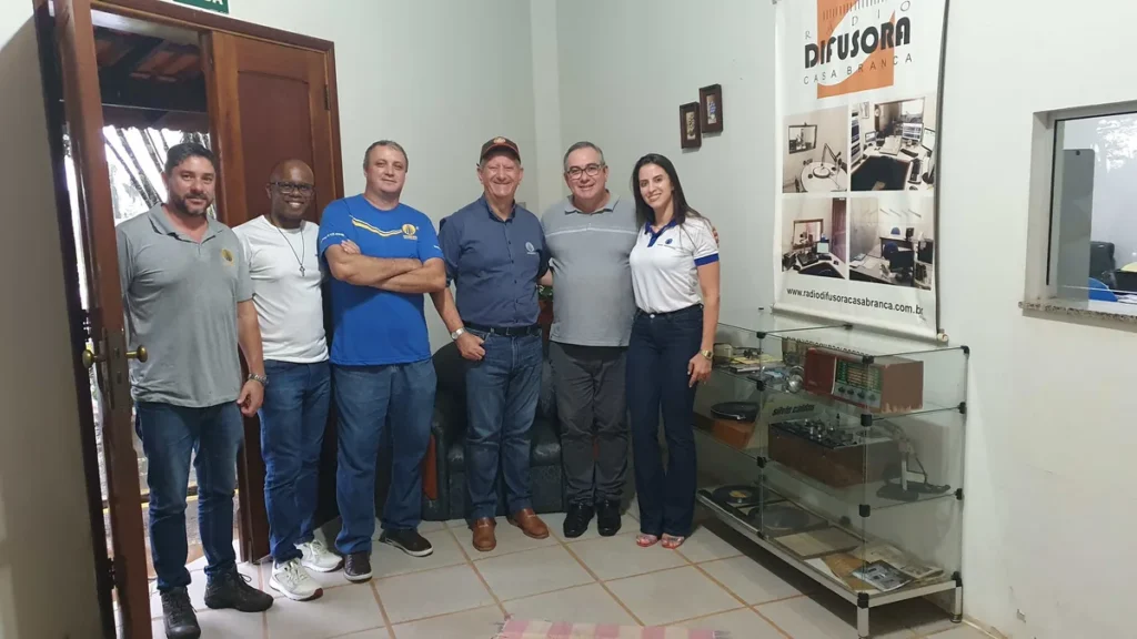 Pe. Mario Adorno da Rádio Difusora AM e Equipe da Rádio Aparecida