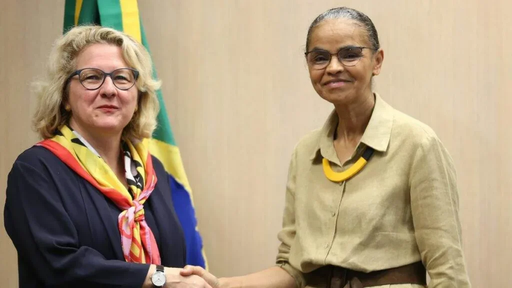 Imagem marina silva e governante da alemanha amazonia do artigo Fundo Amazônia recebe auxílio da Alemanha