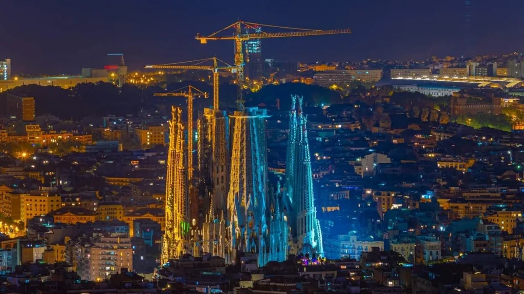 Imagem Basilica da Sagrada Familia em Barcelona do artigo Sagrada Família, após 144 anos, será concluída em 2026