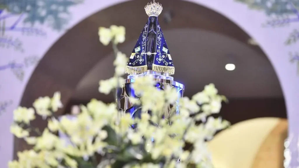 Imagem Nossa Senhora Aparecida no Altar Central do artigo Nossa Senhora, nossa maior referência de mulher