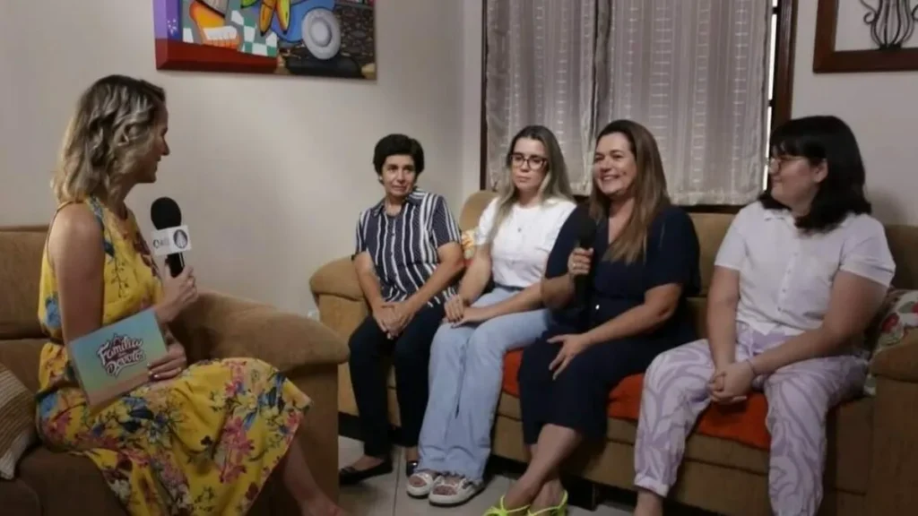 Imagem familia dos devotos do artigo Visitamos a família Lima, devotos de Nossa Senhora Aparecida