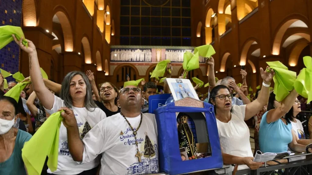 Imagem Novena da Padroeira 9 dia 2022 do artigo Brasil é o país com mais fiéis católicos no mundo