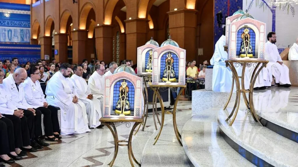 Capelinhas levam a imagem da Mãe Aparecida para todos os rincões do Brasil