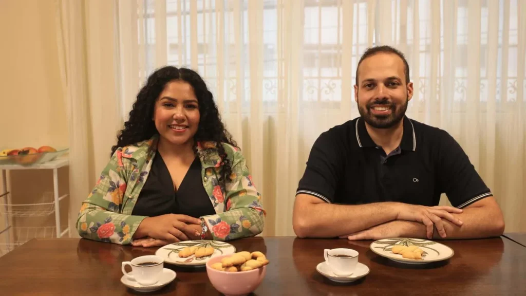 Imagem Receitas Afetivas Lais com irmao Thaylor do artigo Receitas Afetivas: Ir. Thaylor Bertoli ensina a fazer rosquinhas de nata