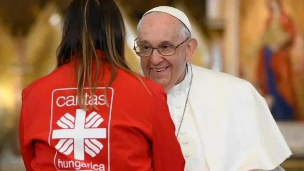 Imagem Papa Francisco na Hungria 29 04 2023 do artigo O Papa na Hungria: "A fé nos faz sair ao encontro dos pobres"