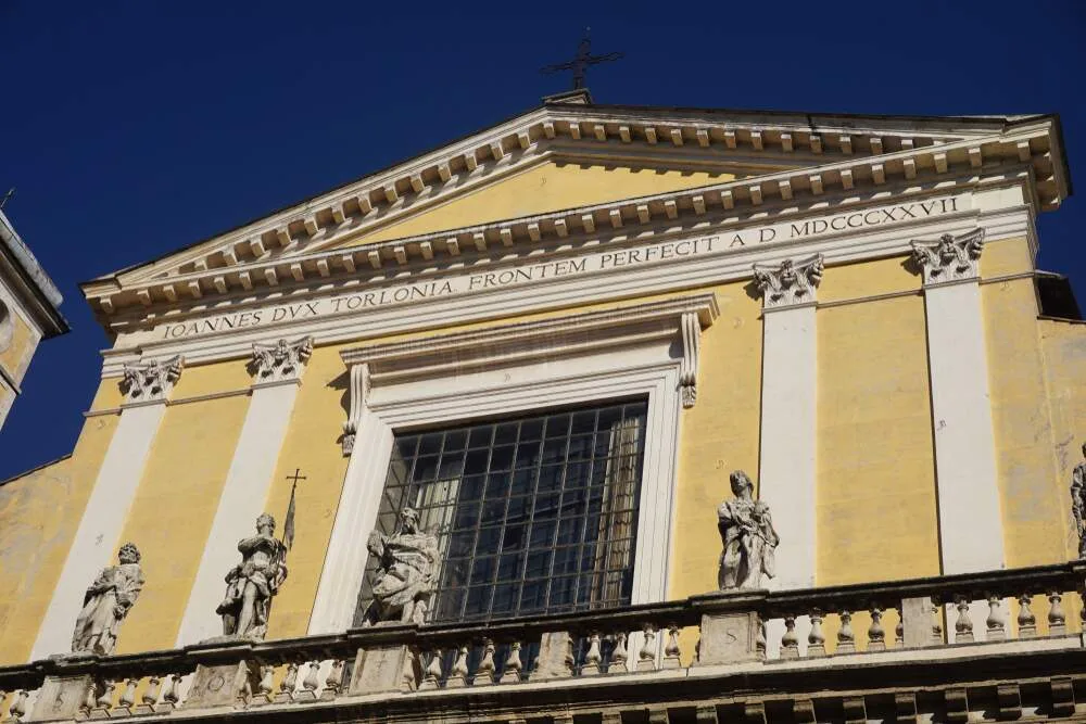Annalucia/ Shutterstock