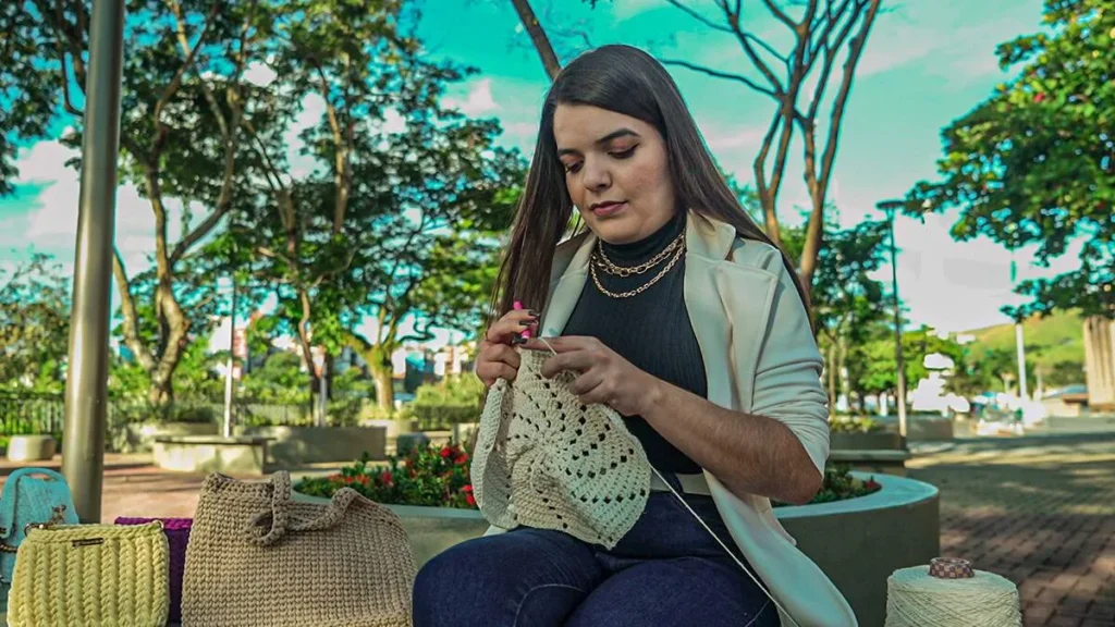 Imagem micheli ferreira croche do artigo Talento na TV Aparecida e no artesanato: conheça a Micheli Ferreira