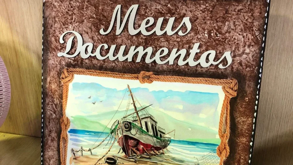 Imagem caixa decorada do artigo Caixa Meus documentos (decoupage)