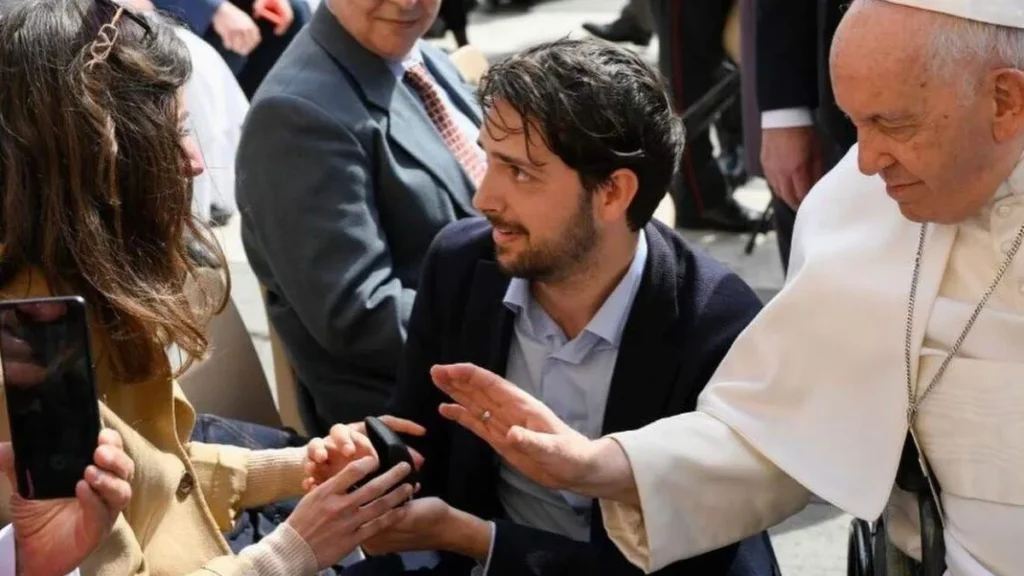 Imagem Papa Francisco durante Audiencia Geral no Vaticano do artigo Fotos: Papa presencia pedido de casamento e abençoa união na Praça de São Pedro