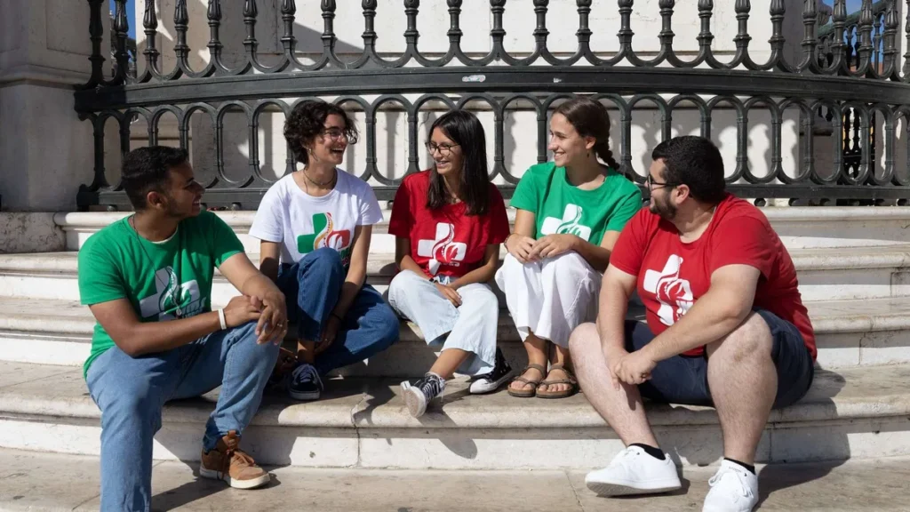 Imagem Jovens reunidos para a JMJ do artigo Jovens na Ação: O poder voluntariado na JMJ e na sua comunidade