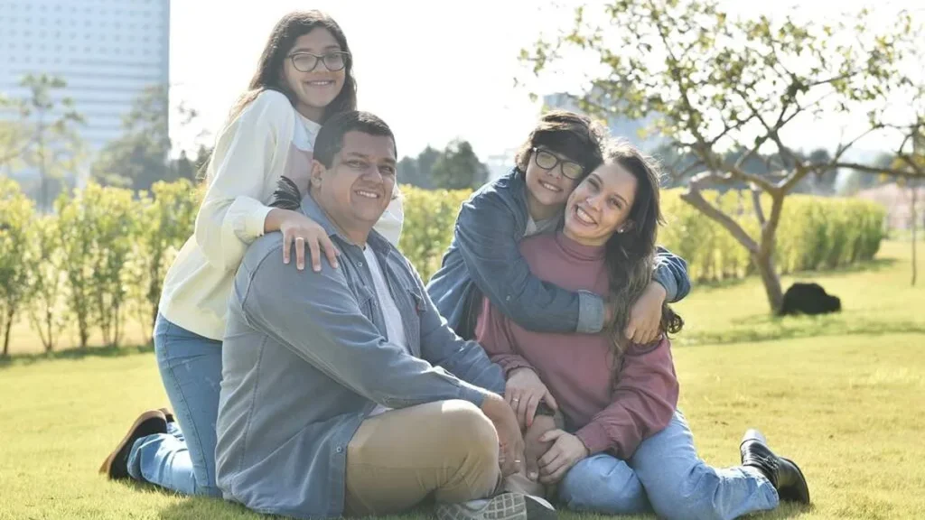 Imagem Familia unida do artigo Honrar Pai e Mãe em Tempos Modernos