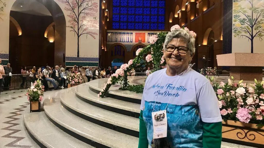 Imagem 14 romaria da familia dos devotos representante maria aparecida do artigo Confira o testemunho de fé de Maria Aparecida, representante da Família dos Devotos