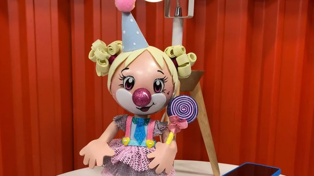 Imagem boneca palhaca de eva do artigo Criando os moldes da Palhacinha de EVA - Faça Você Mesmo