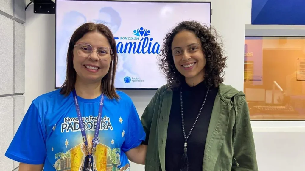 Imagem Marcia Camila do Nucleo de Assistencia Social no Bom Dia em Familia do artigo Conheça a iniciativa Gesto Concreto da Novena da Padroeira