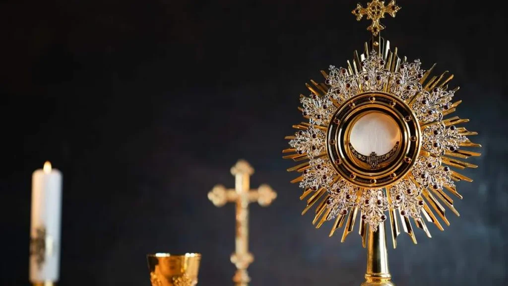 Imagem ostensorio do artigo Como e por que adorar a Deus?