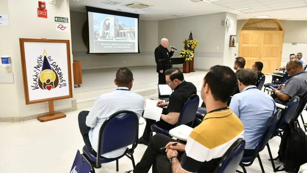 Imagem 2 dia Encontro de Reitores em Aparecida do artigo Em Aparecida, reitores refletem vocação e missão dos Santuários