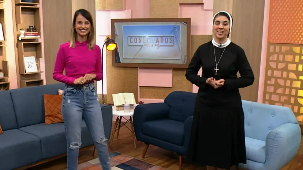Imagem CPF 2 do artigo "Conectados pela Fé" fala sobre a importância dos influencers católicos