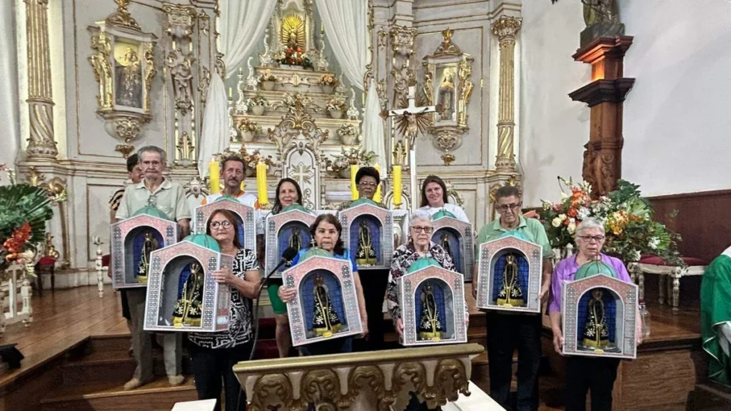 Imagem Representantes em Baependi MG recebem Capelinhas Peregrinas do artigo Aparecida pelo Brasil entrega 10 capelas missionárias em ação inédita em Baependi (MG)