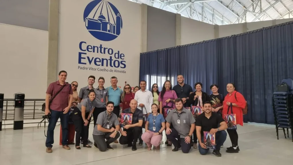 Imagem Visita da equipe de Juazeiro do Norte a Aparecida. do artigo Santuário Nacional recebe visita dos Salesianos de Juazeiro do Norte