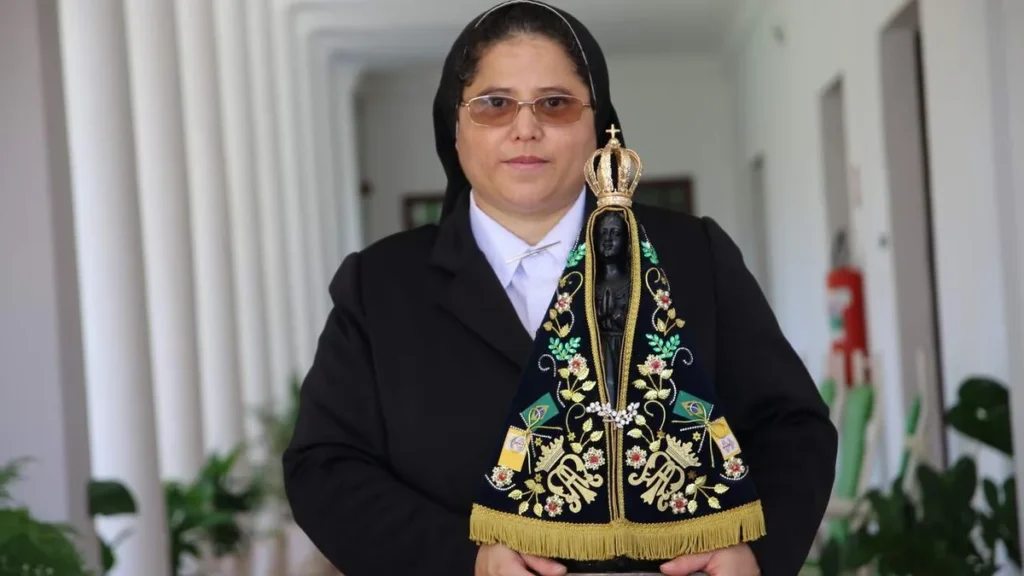 Imagem Irma Jucilene Mensageiras do Amor Divino do artigo “Maria: Mãe das Vocações”: Vocação Religiosa